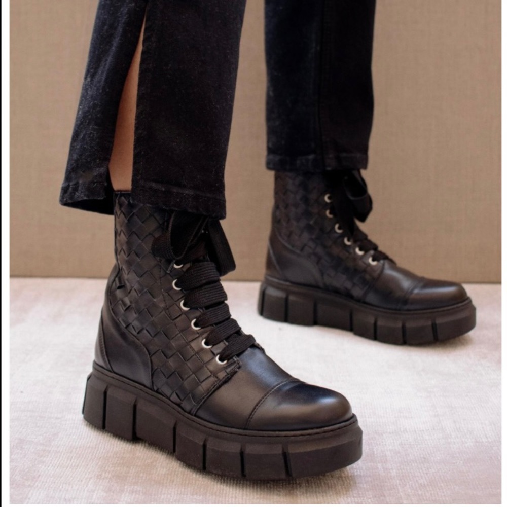 Alohas Can Can Black Braided Leather, 38. NWOT